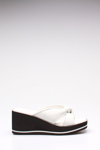 İDİL النعال النسائية البيضاء