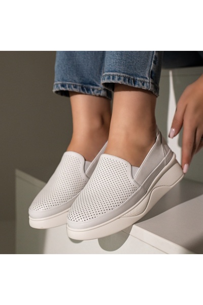 Modlet.ro Women's white thick-sole casual shoes with perforations MOD10955