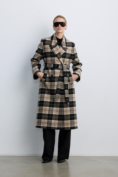 BE BLUE Plaid Double-Breasted Long Coat