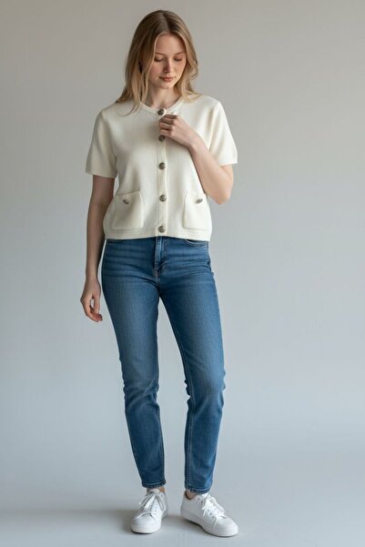 WYNA BOUTİQUE سترة قصيرة الأكمام