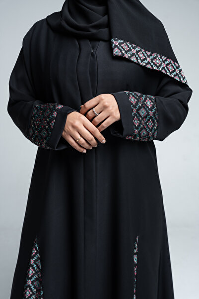 LAVİNİA Lavinia women's abaya, half-cloche, made of Internet fabric with colorful jacquard patterned fabric