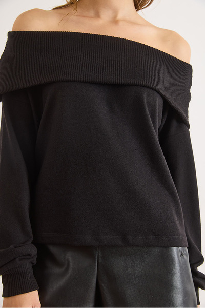 Olalook Women's Black Madonna Collar Ruffled Flowy Soft Blouse Blz-19003139