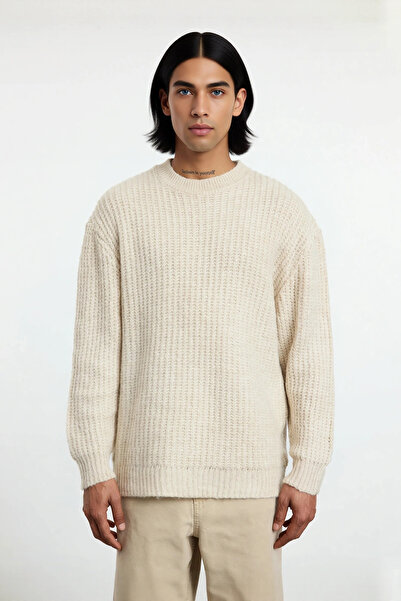 PayBuy Unisex Oversize Crew Neck Textured Knit Sweater Is a Stylish and Comfortable Choice for Cold Weather