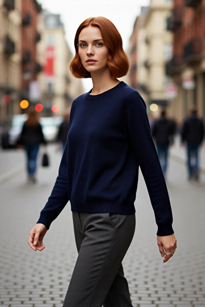 PayBuy سترة نسائية محبوكة بياقة دائرية وتفاصيل حجرية ونقش على شكل قلب، تصميم منتظم يقدم أناقة الشتاء