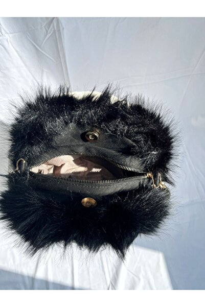 Swaggo collections Women's Plush Crossbody Bag with Magnet and Zipper Closure