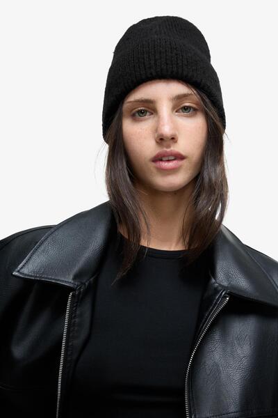 Bershka Basic beanie