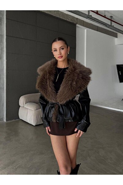 moda paketi Кафяво кожено жиле с кожени детайли и колан