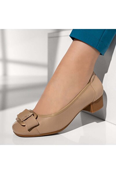 Modlet.ro Women's beige low-heeled shoes in leather MOD13119