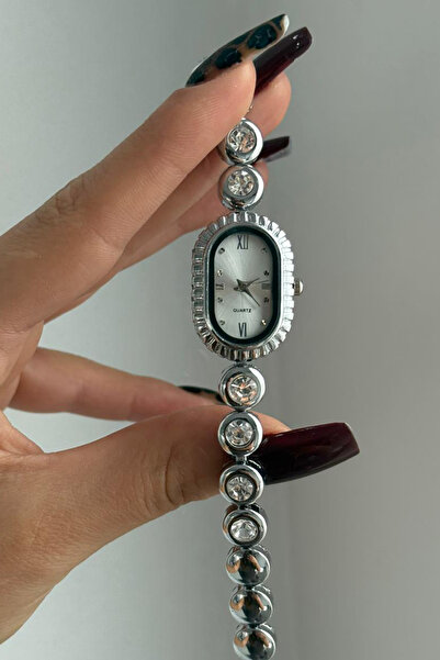 İnogge ساعة يد نسائية فضية عتيقة من ميس موديل مع أحجار كريستالية مستديرة