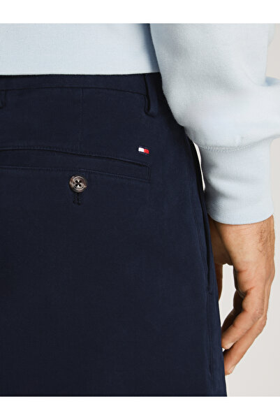 Tommy Hilfiger Men Desert Sky Harlem Garment Dyed Slim Chinos