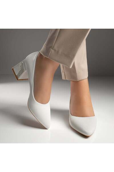 Modlet.ro Women's white heeled shoes with metallic details MOD12025