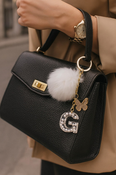 Bellinzona G harf İnci Detaylı Anahtarlık & Charm [Ponpon Seçeneğiyle]