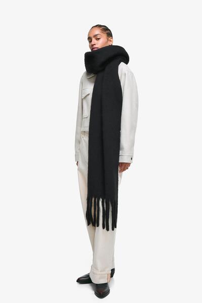 Bershka Solid-coloured scarf