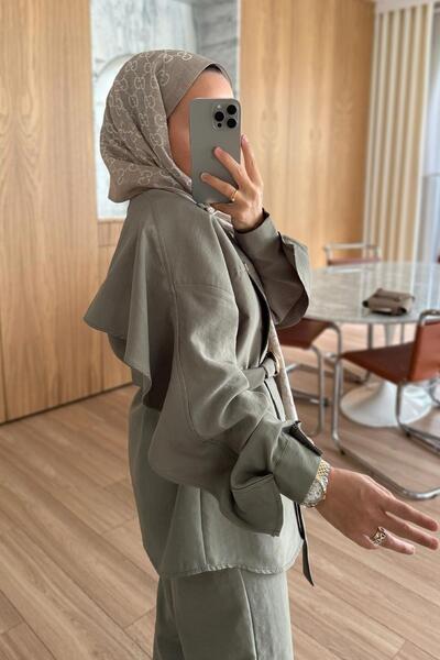 Ka Hijab Costum trench cu nasturi pe umeri - verde