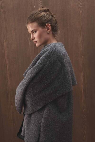 Hooopstore Asimetrik Kesim Pelerin Yaka Antrasit Kaban