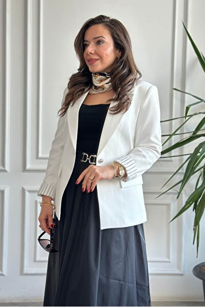 Yağmur Butik Kol Manşeti Garnili Blazer Ceket