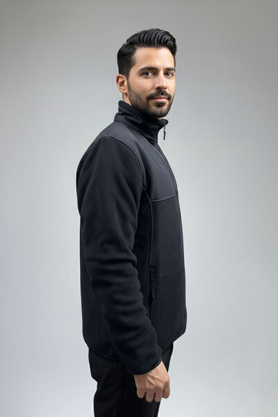 WİDİ Чорна куртка з високим коміром і гуртом з м'якої тканини