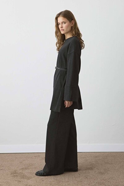 Hooopstore Μαύρο κοστούμι με λεπτομέρεια ζώνης και παντελόνι