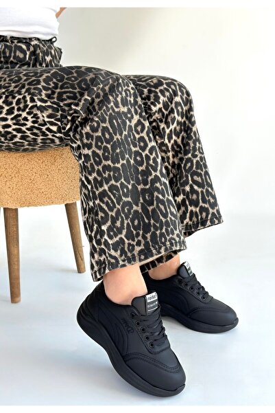 Erbilden Yejja Black Leather Lace-Up Sneakers