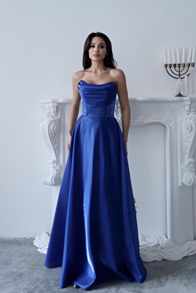 Serica Moda Rochie de seară din satin fără bretele brodate cu piatră albastră Saks