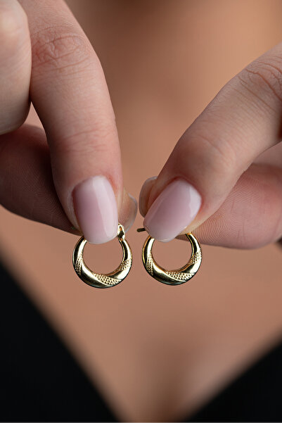 ESSARE 925 Ayar Gümüş Gold Rengi İşlemeli 15 mm Şarnel Küpe