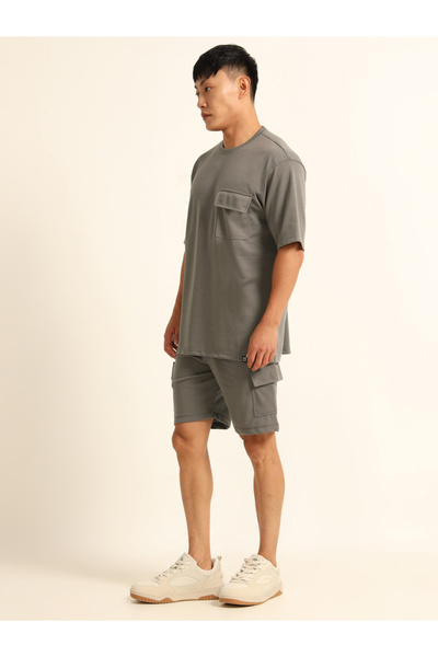 Bushirt By Styli Men Drop-Shoulder Oversized T-Shirt and Shorts Set