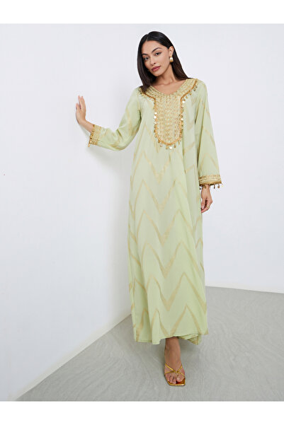 Styli جلابية بطبعة شيفرون مع تطريز ذهبي