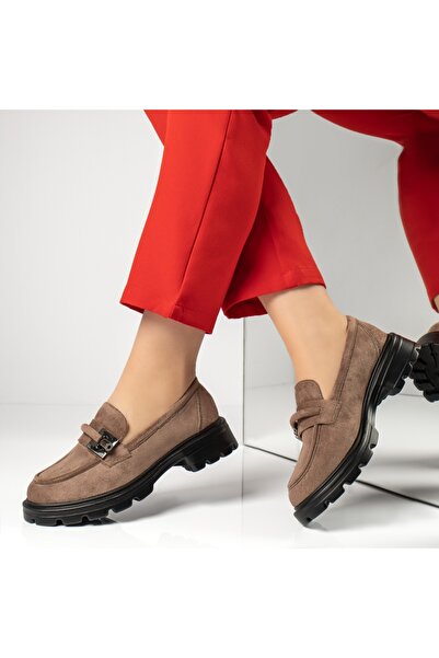 Modlet.ro Дамски ежедневни обувки от велур в цвят каки с метални детайли MOD1...