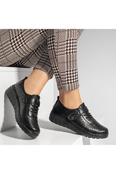 Modlet.ro Pantofi sport negri pentru femei cu închizătoare tip scai MOD13353