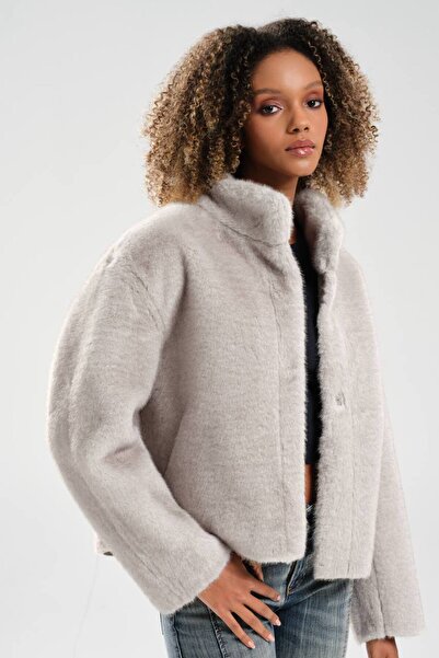 tw3 Women's Faux Fur Snap Closure Design Coat