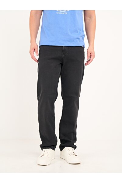 Lee Cooper Men's regular-fit jeans in solid color