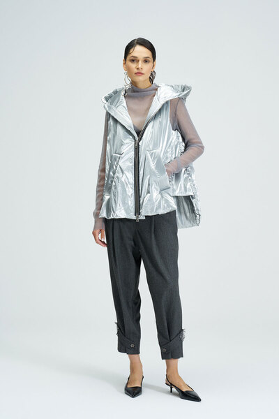 BİZE Arkası ve Kapüşonu Baskılı Şişme Yelek - Gri