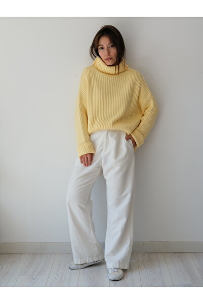 Butik Una Fiaba-Yellow Women's Turtleneck Plain Thick Ribbed Soft Textured Sweater