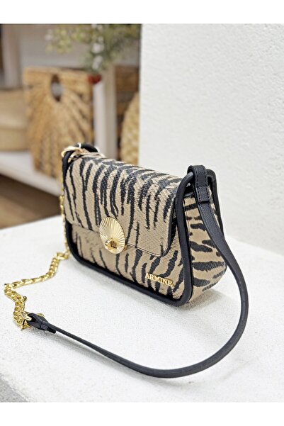 Armine 397 GEANTĂ CROSSBODY CU DETALIARE CU LANT, ACOPERITĂ, PENTRU FEMEI