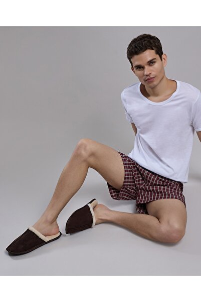 R&B شبشب غرفة نوم رجالي بني اللون بتفاصيل من الفرو