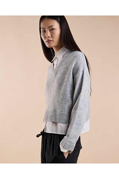 R&B Solid Sweater with V-Neck and Long Sleeves