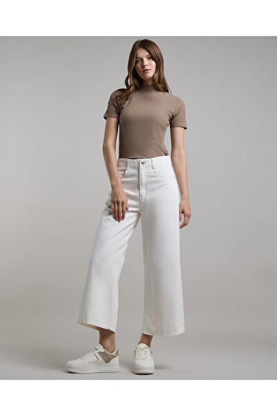 R&B Solid Wide Leg Culotte Jeans with Button Closure