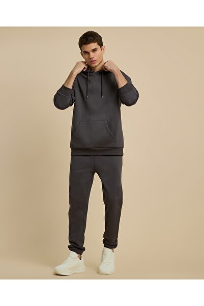 R&B Dark Grey Men's Solid Hoodie with Long Sleeves