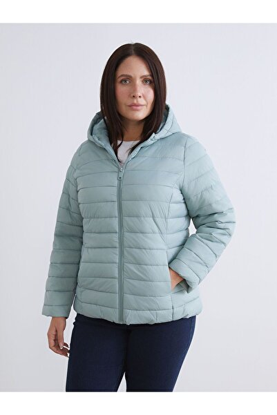 LC Waikiki LCWAIKIKI Classic Women's Hooded Plain Puffer Coat