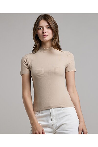 R&B Ribbed Top with High Neck and Short Sleeves