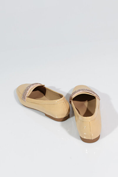 DGN 5000 Women's Silver Stone Buckle Loafer