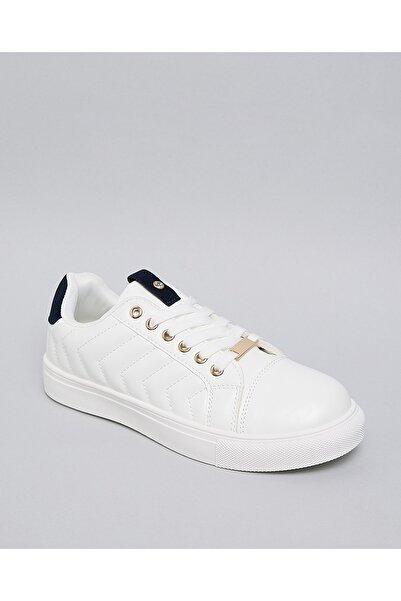 R&B White Women's Quilted Low Top Sneakers