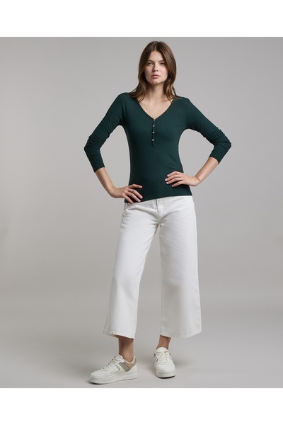 R&B Ribbed Top with V-Neck and Long Sleeves