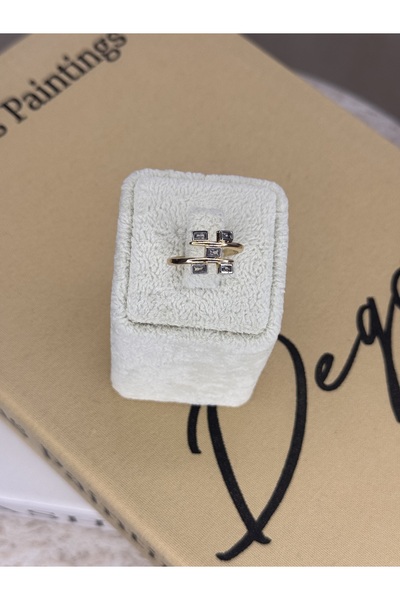 MOD10 Helen Jewelry özel seri taşlı gold yüzük