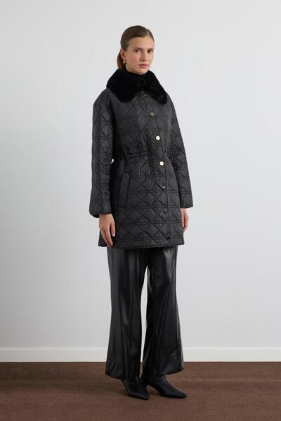 KADRİYE BAŞTÜRK Fur Collar Quilted Coat with Pockets Black
