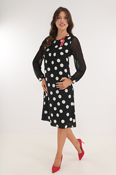 Vanessa Line RO Κομψό μαύρο φόρεμα με λευκές βούλες και κόκκινο φιόγκο