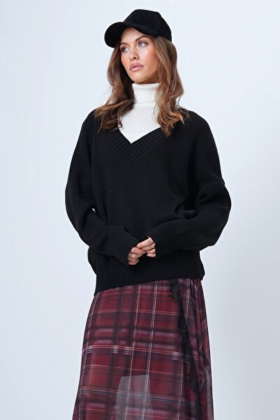 VAGGON Women's Black V-Neck Wide Ribbed Knit Long Sleeve Sweater Vs01323