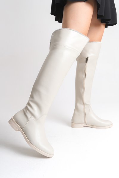 Ayakkabı Delisiyim Bej Rengi Deri Binici Diz Üstü Kısa Topuklu Kaymaz Taban Fermuarlı Bihter Kadın Çizme