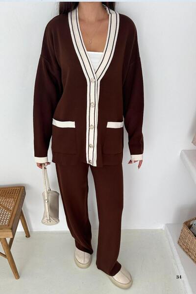 lovebox Σετ Πλεκτά Είδη Δύο Τεμάχια - Ζακέτα με λαιμόκοψη σε σχήμα V και μεταλλικό κουμπί και Σετ παντελόνι με λεπτομέρεια κομψού σχεδιασμού 002