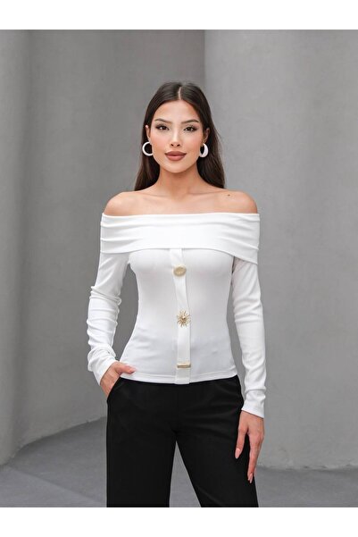 cemo Madonna Collar Three Button Blouse